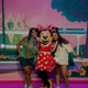 Giulia Costa posa com a Minnie e abre álbum de fotos de férias na Disney | Celebridades