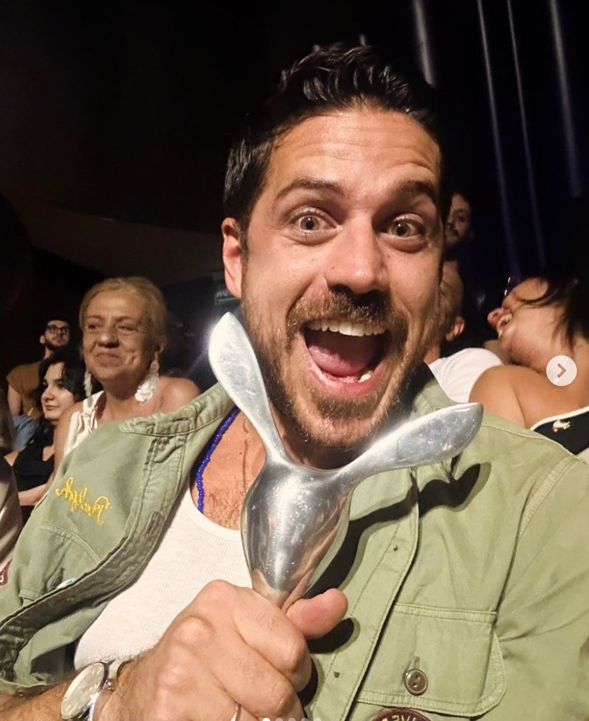 Marco Pigossi é premiado em festival LGBTQIA+ com o filme “Maré Alta”, dirigido por seu marido | Celebridades