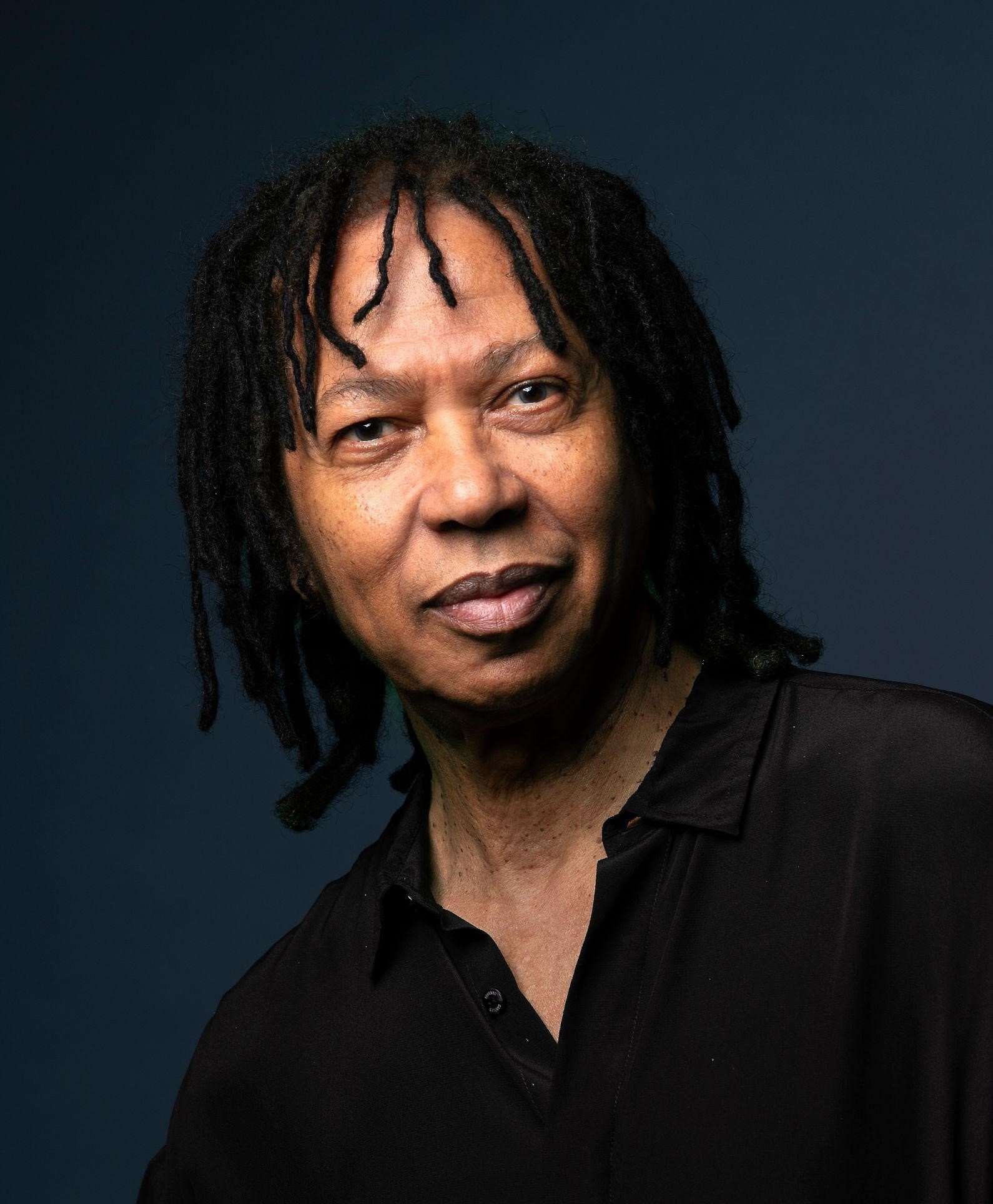 Musical de teatro que conta vida de Djavan estreia em 2025 no Rio com mais de 30 canções do artista no roteiro | Blog do Mauro Ferreira