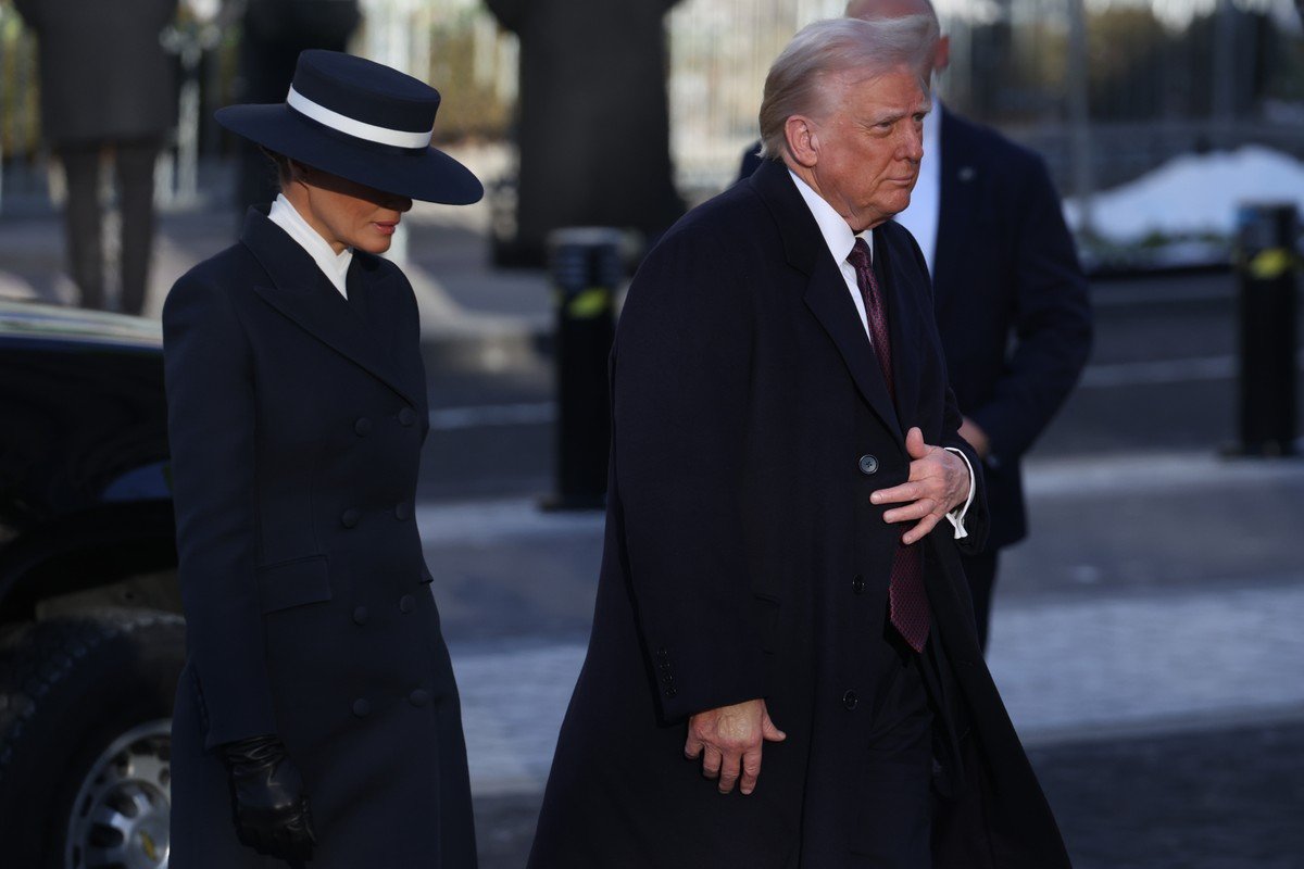 Melania coordena look com chapéu para cerimônia de posse de Donald Trump | Moda