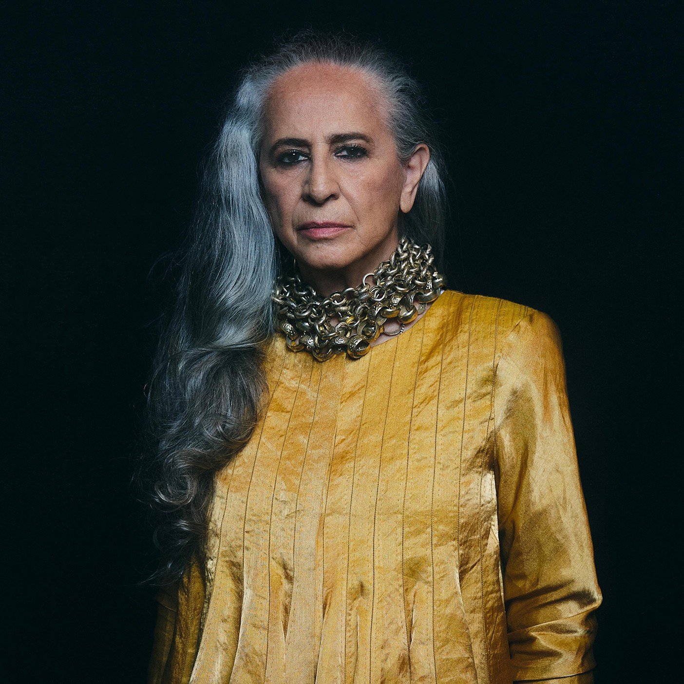 Maria Bethânia e Tosca: Parceria Bilíngue Revitaliza Clássico de Jobim e Vinicius de Moraes