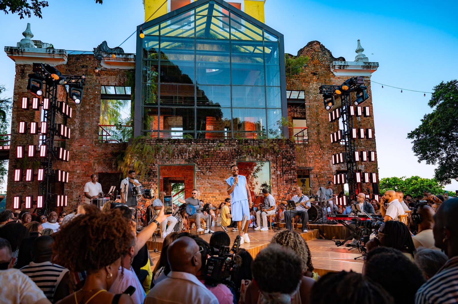 Mumuzinho Grava ‘Simples Assim’ no Rio: Inéditas e Clássicos em Noite de Pagode