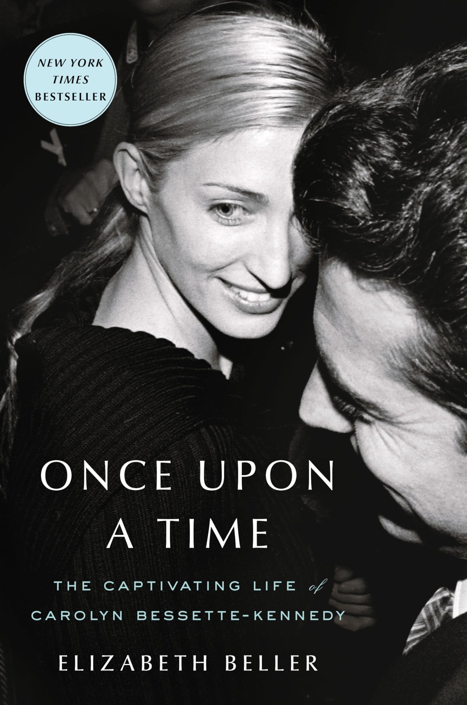 Análise de ‘Love Story’: Verdade e Ficção na Vida de John F. Kennedy Jr. e Carolyn Bessette Análise de ‘Love Story’: Verdade e Ficção na Vida de John F. Kennedy Jr. e Carolyn Bessette
