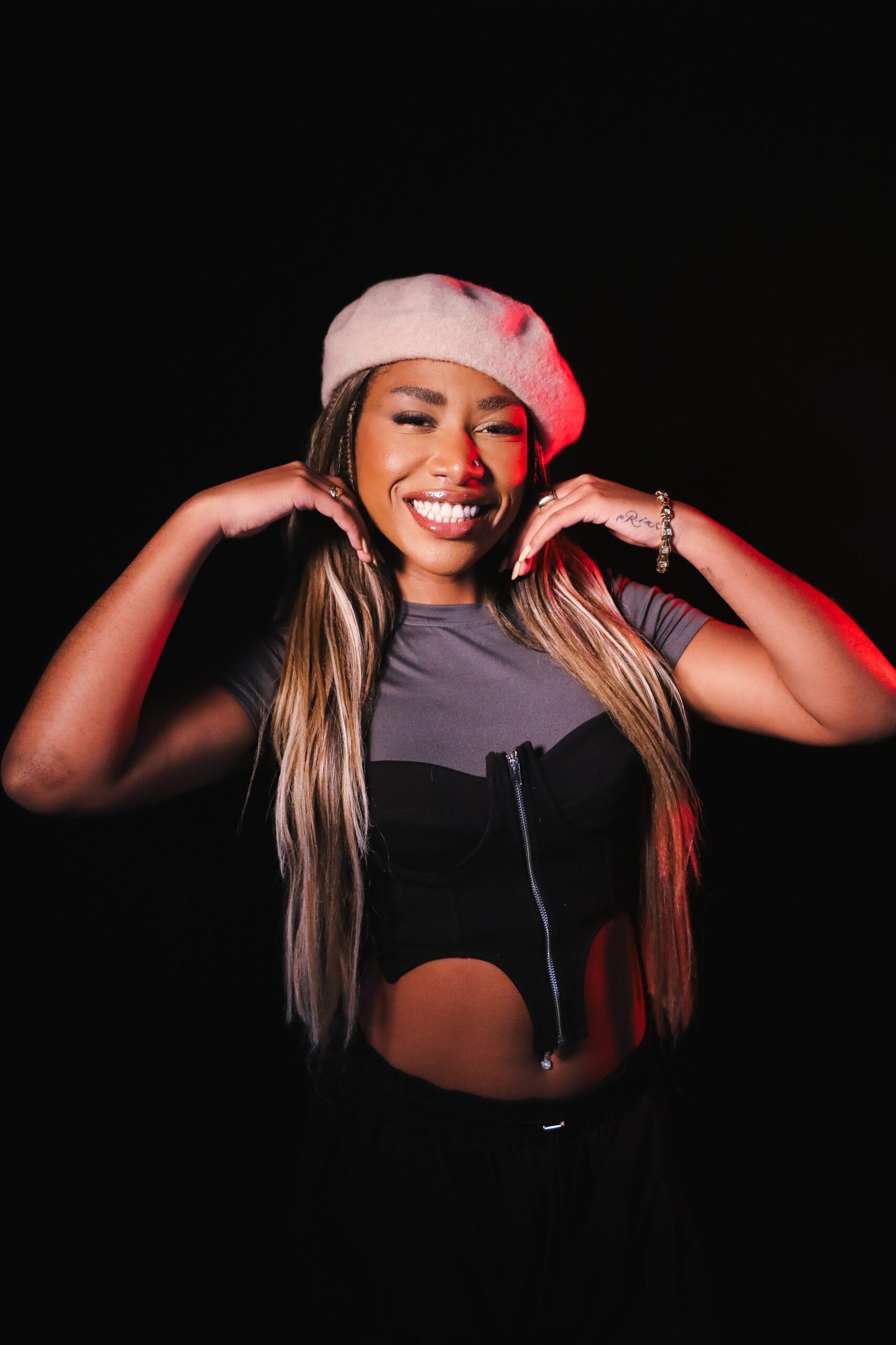 Ebony: Da Ironia à Reflexão, a Rapper Debate Amadurecimento Musical e o Cenário do Rap