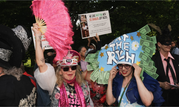 Met Gala 2026: Protestos Miram Jeff Bezos e a Elite Financeira