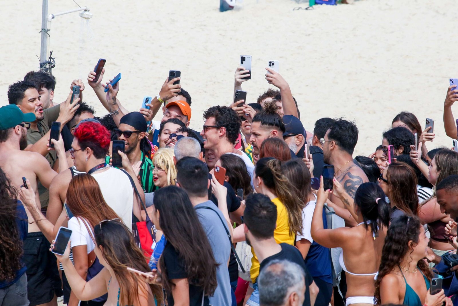 Nos Bastidores da Fama: As Regras de Equipes de Artistas para Prevenir Vazamentos e Assédio de Fãs