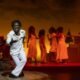 Musical ‘Pra Te Ver Feliz’ Celebra a Alegria Resiliente do Samba de Almir Guineto no Palco Carioca