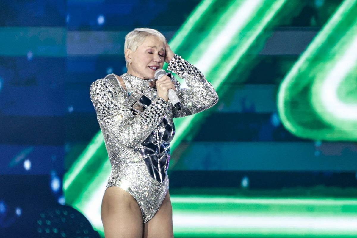 Xuxa Meneghel: ‘Deselegante’, Diz Apresentadora Sobre Cobrança de Carnavalesco por Homenagem de 2004