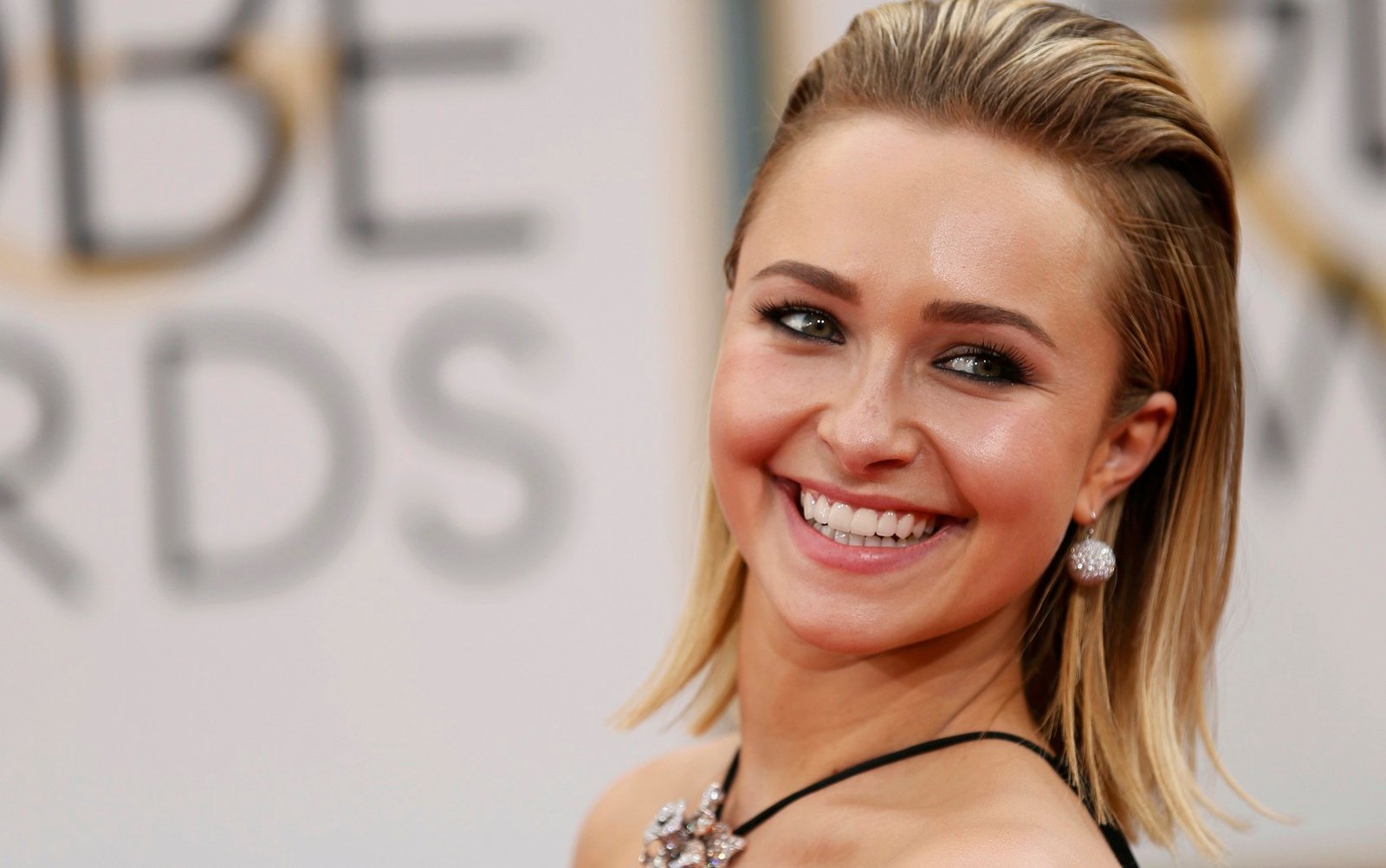 Hayden Panettiere: Morte Prematura, Revelação Pessoal e o Legado de uma Carreira Multifacetada