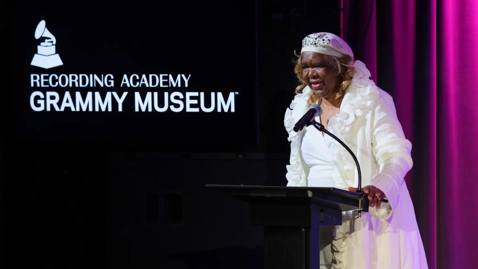 Janie Bradford, Compositora da Motown e Coautora de ‘Money’, Falece aos 87 Anos Janie Bradford, Compositora da Motown e Coautora de ‘Money’, Falece aos 87 Anos