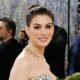 Anne Hathaway: A Sátira do The Onion e a Ascensão de Uma Carreira Prolífica