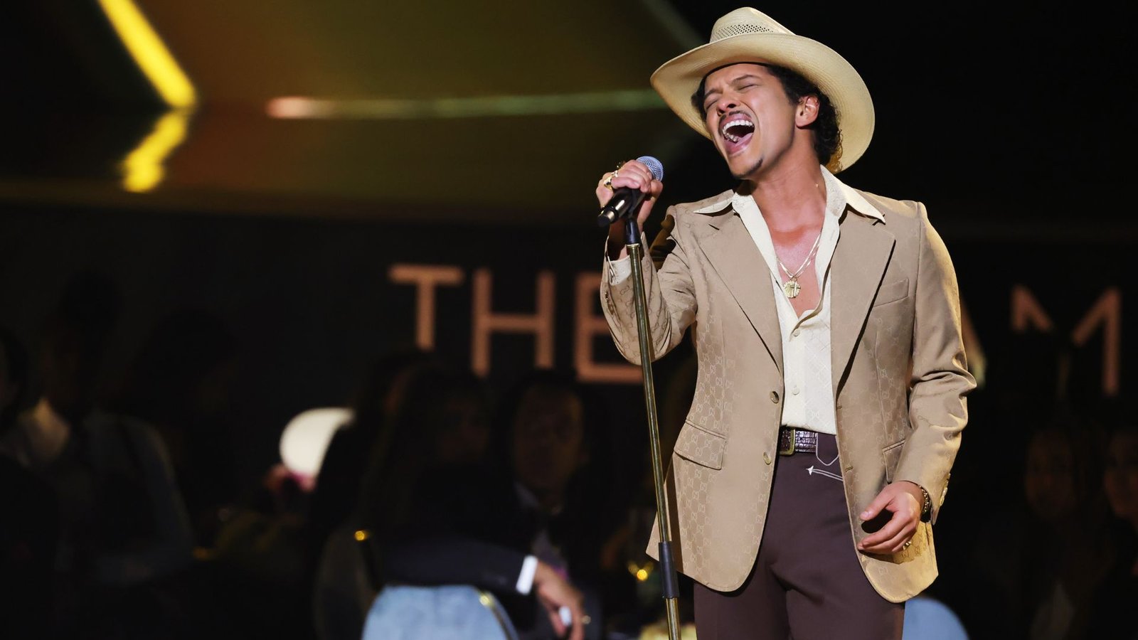 Bruno Mars: O Showman Incomparável da ‘The Romantic Tour’ Bruno Mars: O Showman Incomparável da ‘The Romantic Tour’