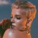 Halsey: A Batalha Contínua da Cantora Contra Doenças Crônicas e Raras, da Endometriose ao Lúpus e Câncer no Sangue
