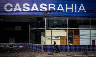 Casas Bahia: Corte Drástico de 90% na Publicidade de TV Afeta Patrocínio do Brasileirão e Redefine Estratégia de Mídia