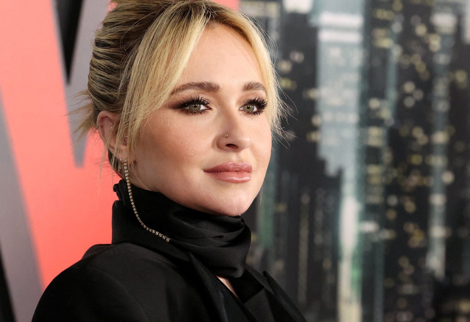 Hayden Panettiere: Investigação Sugere Morte por Oxicodona com Fentanil Hayden Panettiere: Investigação Sugere Morte por Oxicodona com Fentanil