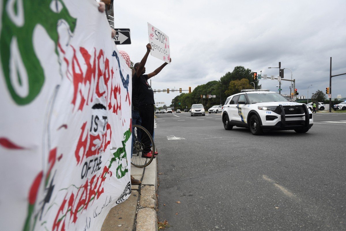 Ed Sheeran: Protestos Marcam Primeiro Show Pós-Controvérsia Pró-Palestina Ed Sheeran: Protestos Marcam Primeiro Show Pós-Controvérsia Pró-Palestina