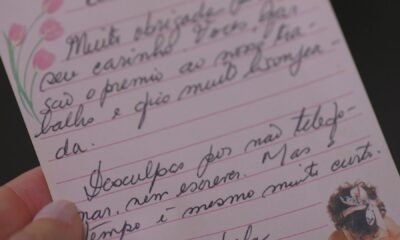 Reencontro Emocionante: Fã Preserva Carta de Débora Bloch por Mais de Duas Décadas