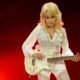 Música e Celebridades: Grand Ole Opry Dedica Noite Inesquecível à Dolly Parton