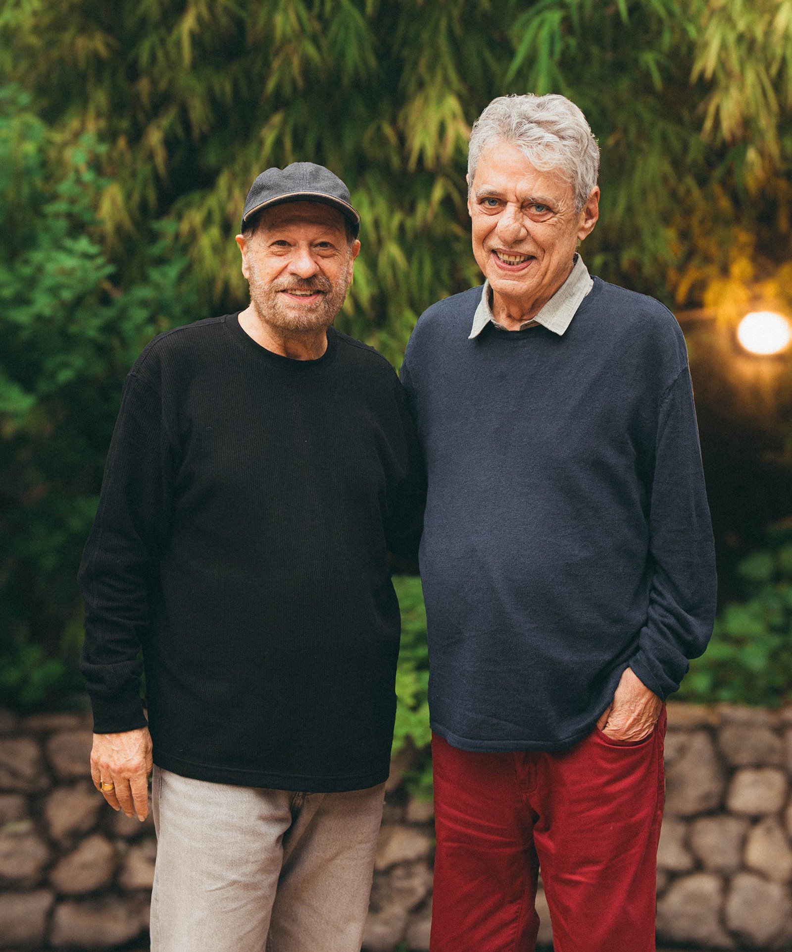 João Bosco Reúne Estrelas em ‘Amigos Novos e Antigos’ e Recai em Samba Histórico com Chico Buarque João Bosco Reúne Estrelas em ‘Amigos Novos e Antigos’ e Recai em Samba Histórico com Chico Buarque