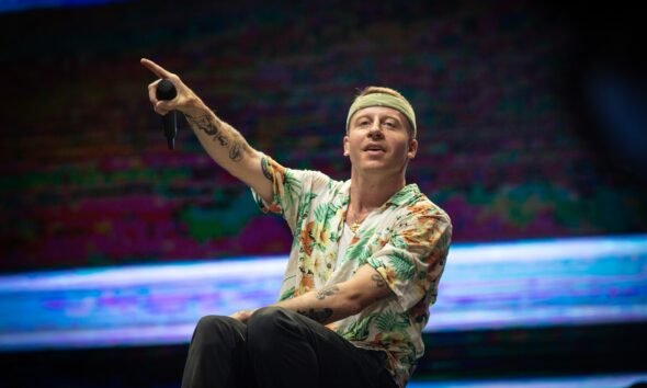 Macklemore Fora da Turnê de Ed Sheeran nos EUA Após Discurso Pró-Palestina