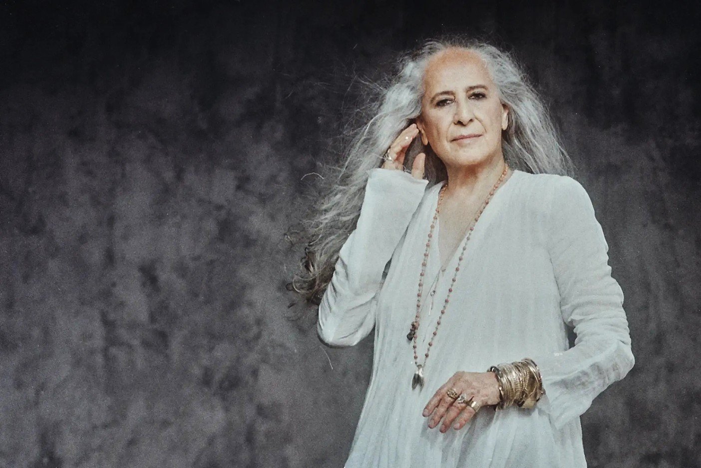 Maria Bethânia Consolida Presença na Era dos Festivais: Um Novo Capítulo na Carreira da Diva da Música Brasileira Maria Bethânia Consolida Presença na Era dos Festivais: Um Novo Capítulo na Carreira da Diva da Música Brasileira