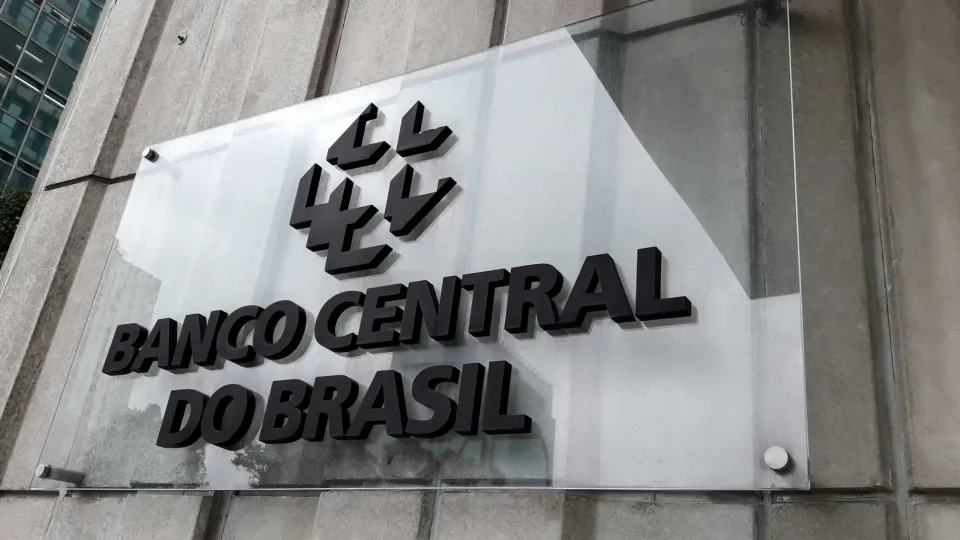 Governo Lula Propõe Reforço Orçamentário para Reguladores Financeiros Após Falhas no Caso Master