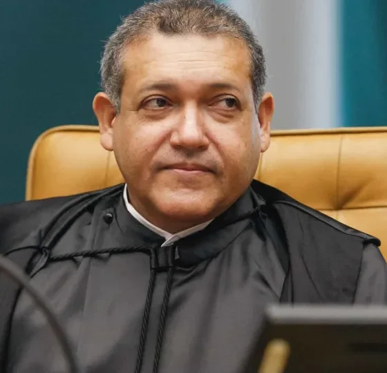 TSE: Nunes Marques Suspende Propaganda de Lula que Relaciona Flávio Bolsonaro a ‘Rachadinha’