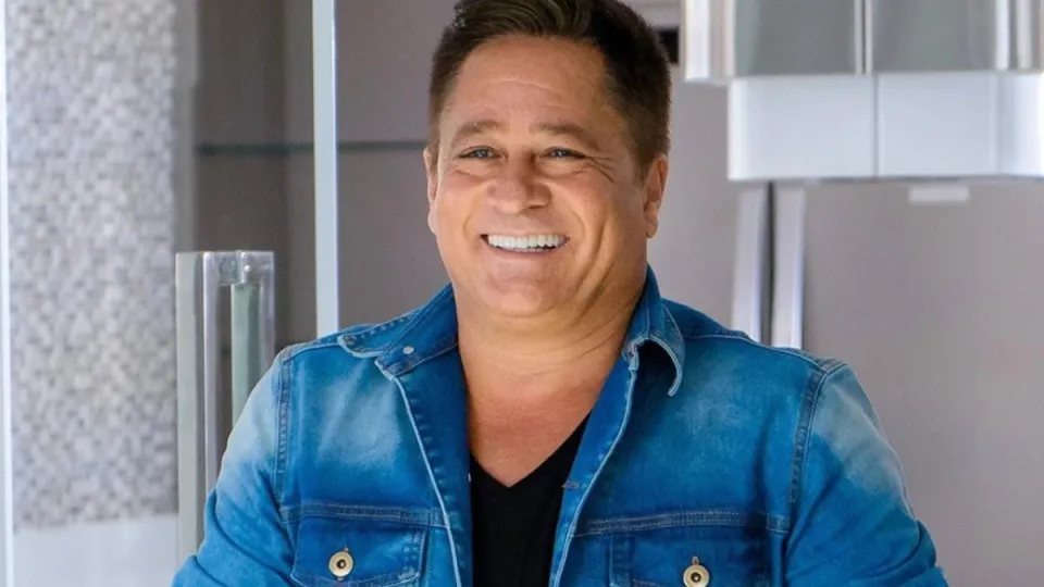 Leonardo Retorna ao Consumo de Álcool Após 30 Dias de Abstinência e Gera Repercussão nas Redes Sociais Leonardo Retorna ao Consumo de Álcool Após 30 Dias de Abstinência e Gera Repercussão nas Redes Sociais