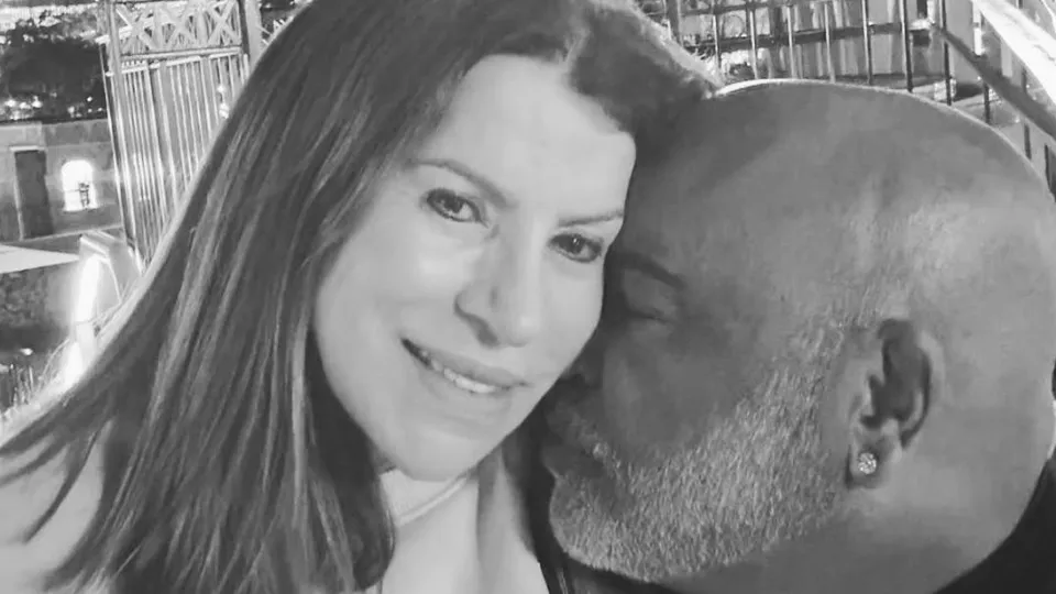 Geralda Helena, Viúva de Rick Sollo, Rompe Silêncio em Emocionante Despedida Após 42 Anos de União Geralda Helena, Viúva de Rick Sollo, Rompe Silêncio em Emocionante Despedida Após 42 Anos de União