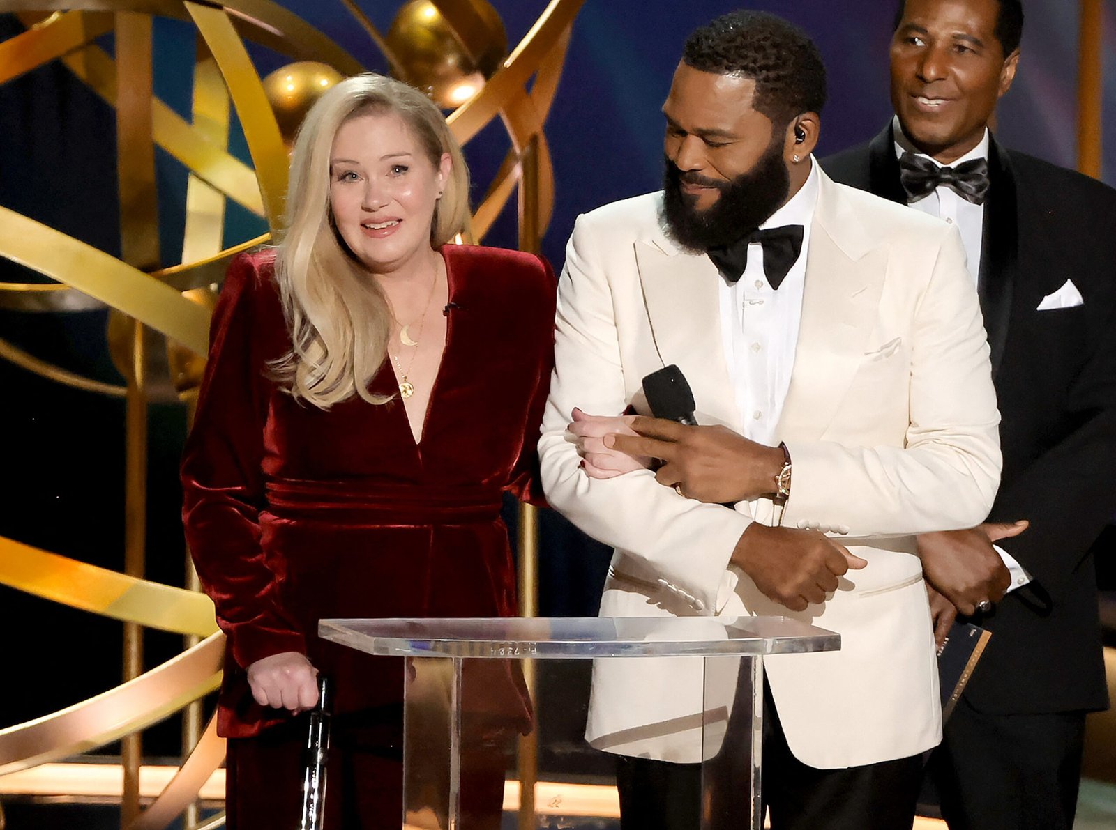 Christina Applegate Revela Erro em Diagnóstico de Esclerose Múltipla: ‘De Volta à Estaca Zero’