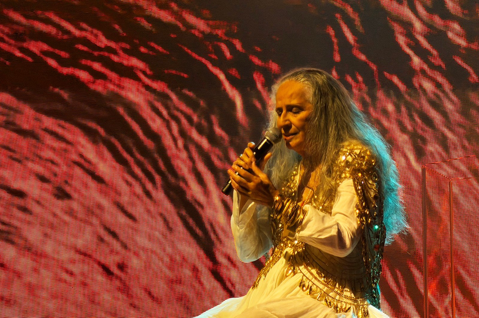 Maria Bethânia: Álbum Ao Vivo dos 60 Anos de Carreira e Lançamento Audiovisual Confirmados