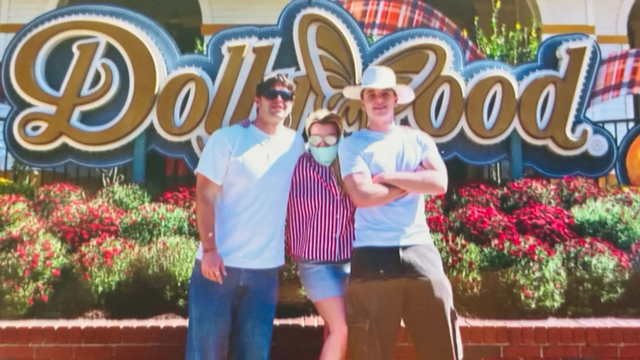 Britney Spears e Filhos Marcam Primeira Visita ao Dollywood de Dolly Parton