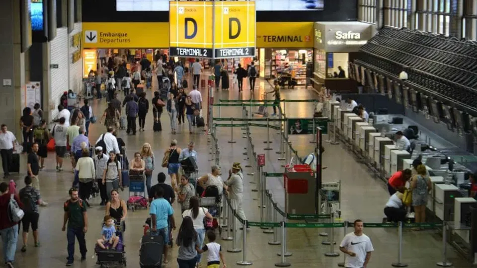 Movimentação Aérea Recorde: Feriado de Finados Atrai Mais de 2 Milhões de Passageiros a Aeroportos do Brasil