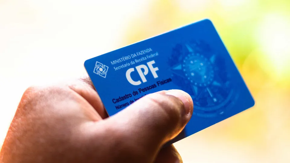 Vitória Legal: Vendedor de Curitibanos Obtém Novo CPF Após Fraude de Identidade