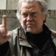 Steve Bannon Pede a Trump que Isole Governo Lula e Celebra Influência de Flávio Bolsonaro