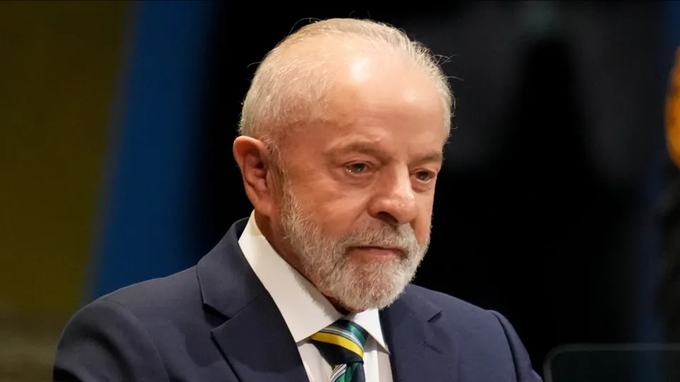 Lula Critica Gestão da Crise no STF e Revela Diálogo com Fachin