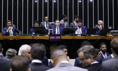 Cenário Político: Centrão Reconhece Vitória de Lula e Isola Flávio Bolsonaro
