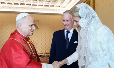 O Privilégio do Branco: O Exclusivo Círculo de Sete Mulheres na Presença do Papa