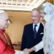 O Privilégio do Branco: O Exclusivo Círculo de Sete Mulheres na Presença do Papa