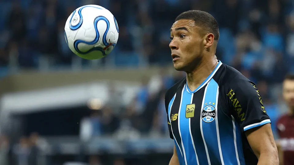 Grêmio Conquista Vitória Crucial Contra o Coritiba e Agita a Tabela do Brasileiro