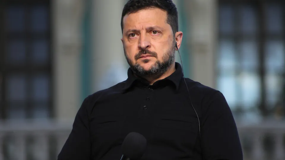 Cenário Geopolítico: Zelenski Avalia Congelamento de Front Enquanto Putin Sinaliza Reabertura de Negociações Cenário Geopolítico: Zelenski Avalia Congelamento de Front Enquanto Putin Sinaliza Reabertura de Negociações