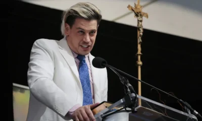 Comentarista Pró-Trump e Defensor de Deportações Rígidas é Expulso dos EUA