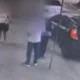 Assalto Violento em Frente a Escola no Rio: Ladrão Arranca Aliança com os Dentes