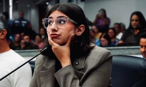 Declaração Polêmica: Deputada Eleita com Votação Expressiva Afirma que Feminicídio ‘Não Existe’