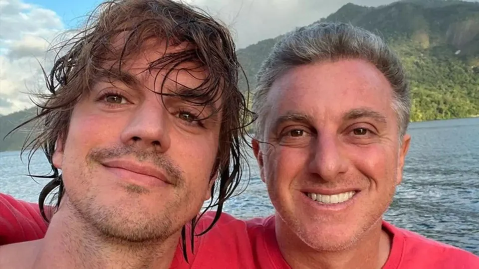 Fernando Grostein Andrade, Irmão de Luciano Huck, Compartilha Experiências de Homofobia e Luto Fernando Grostein Andrade, Irmão de Luciano Huck, Compartilha Experiências de Homofobia e Luto
