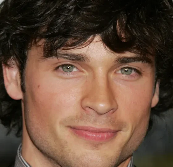 Tom Welling, Ator de Smallville, Gera Repercussão Após Publicação Acidental em Redes Sociais