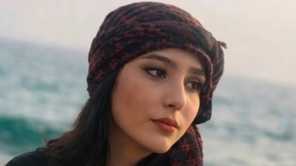 Irã: Estudante de 23 Anos Condenada à Morte por Publicações em Redes Sociais Gera Alerta Global Irã: Estudante de 23 Anos Condenada à Morte por Publicações em Redes Sociais Gera Alerta Global