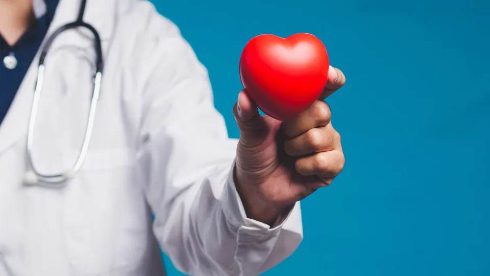 Cardiologista de Renome Compartilha 5 Hábitos Essenciais para uma Vida Plena e Envelhecimento Saudável Cardiologista de Renome Compartilha 5 Hábitos Essenciais para uma Vida Plena e Envelhecimento Saudável