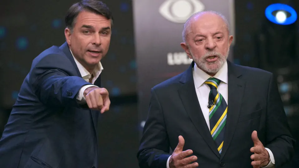 Lula Pondera Participação em Debate da TV Globo Após Demandar Abertura de Sigilos de Flávio Bolsonaro Lula Pondera Participação em Debate da TV Globo Após Demandar Abertura de Sigilos de Flávio Bolsonaro