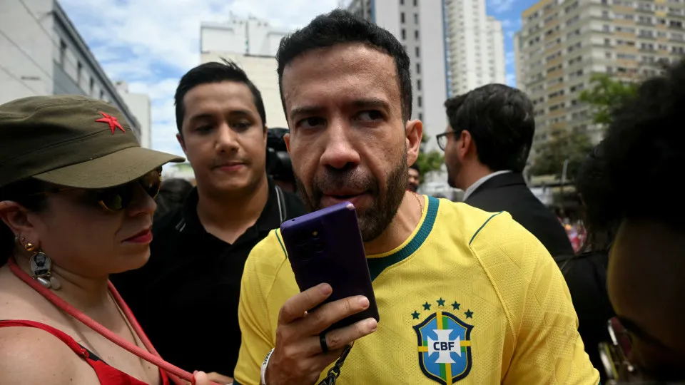 André Janones Clama por Vitória de Lula e Mobiliza Contra Tentativa de Golpe